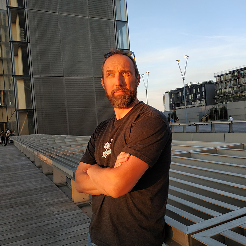 Portrait artistique de Dominique